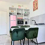 Oasis Apartahotel 4*