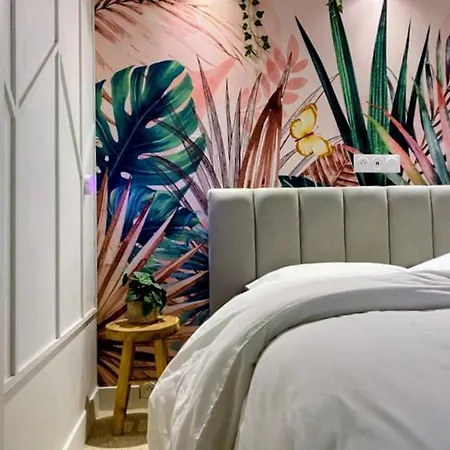 Oasis Aparthotel